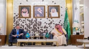 لقاء دبلوماسي.. الأمير عبدالعزيز بن سعود يستقبل وزير داخلية كازاخستان